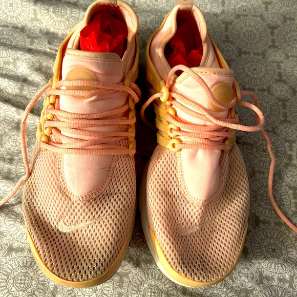 Nike Air light pink swoosh women’s size 8 sneakers - Picture 1 of 14